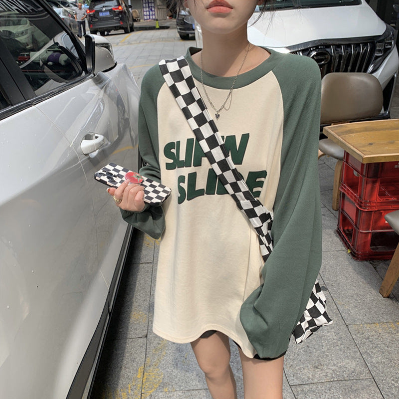 Camiseta de manga larga holgada y delgada con color en contraste para mujer