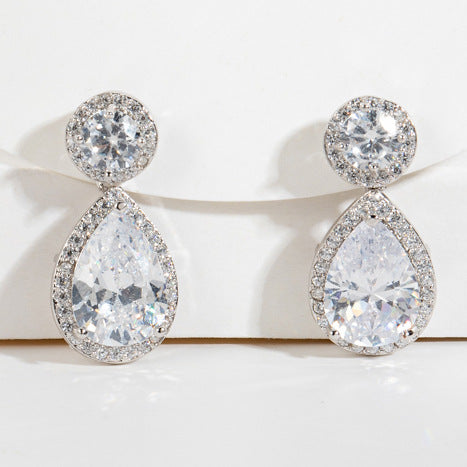 Pendientes de circón con forma de gota de agua Asequible Moda de lujo Alto sentido Diseño de interés especial