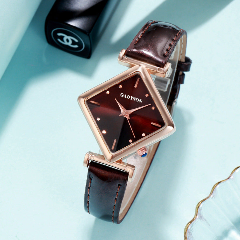 Montre à quartz à diamants à la mode pour femmes