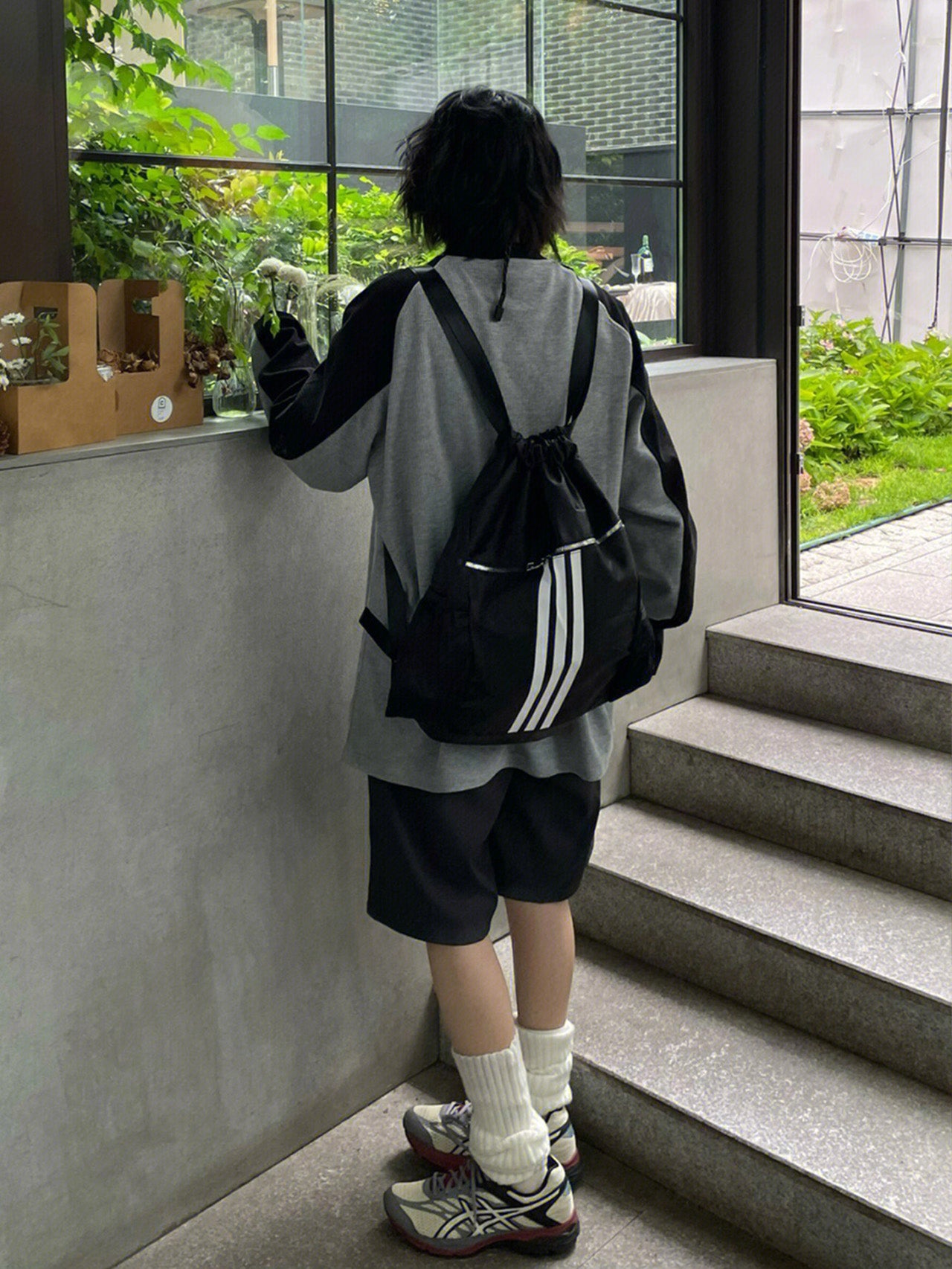 Camiseta con manga raglán en contraste retro Suéter suelto con cuello redondo