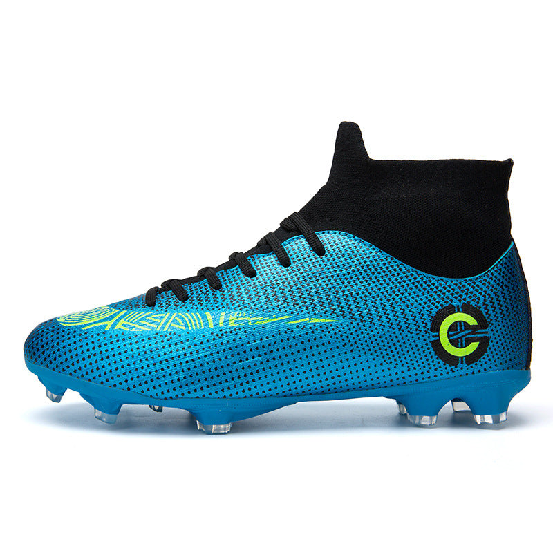 Wearable and breathable men's soccer shoes
