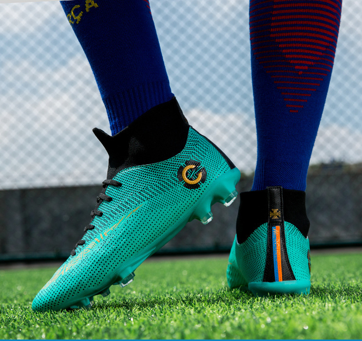 Zapatos de fútbol para hombre usables y transpirables.