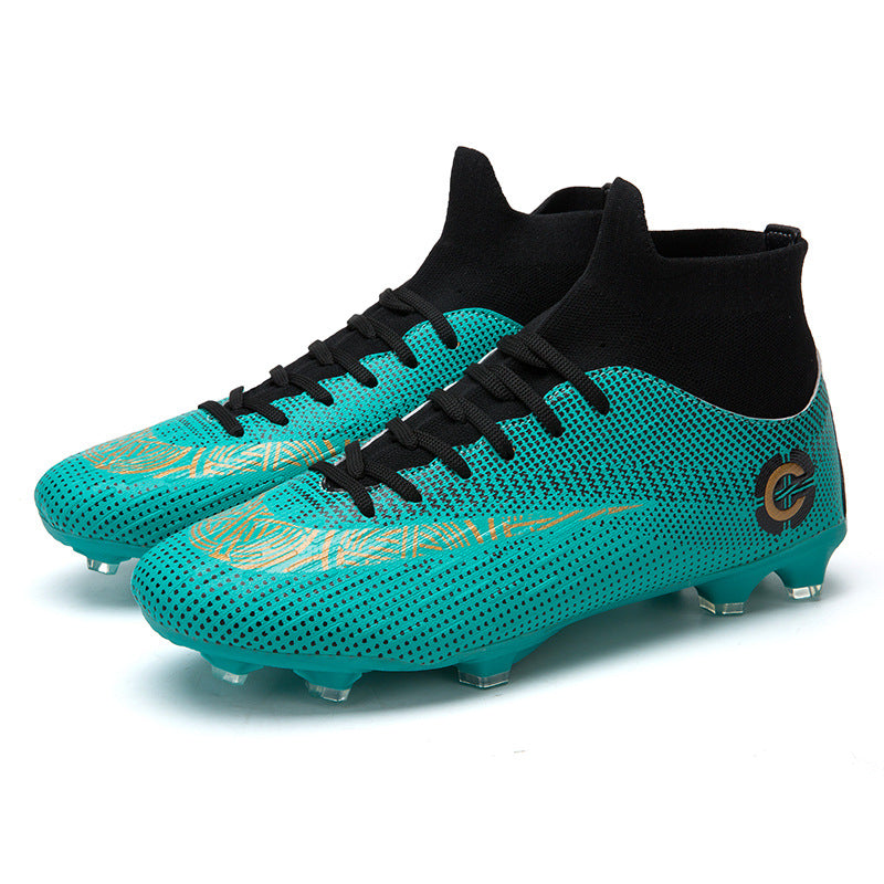 Wearable and breathable men's soccer shoes