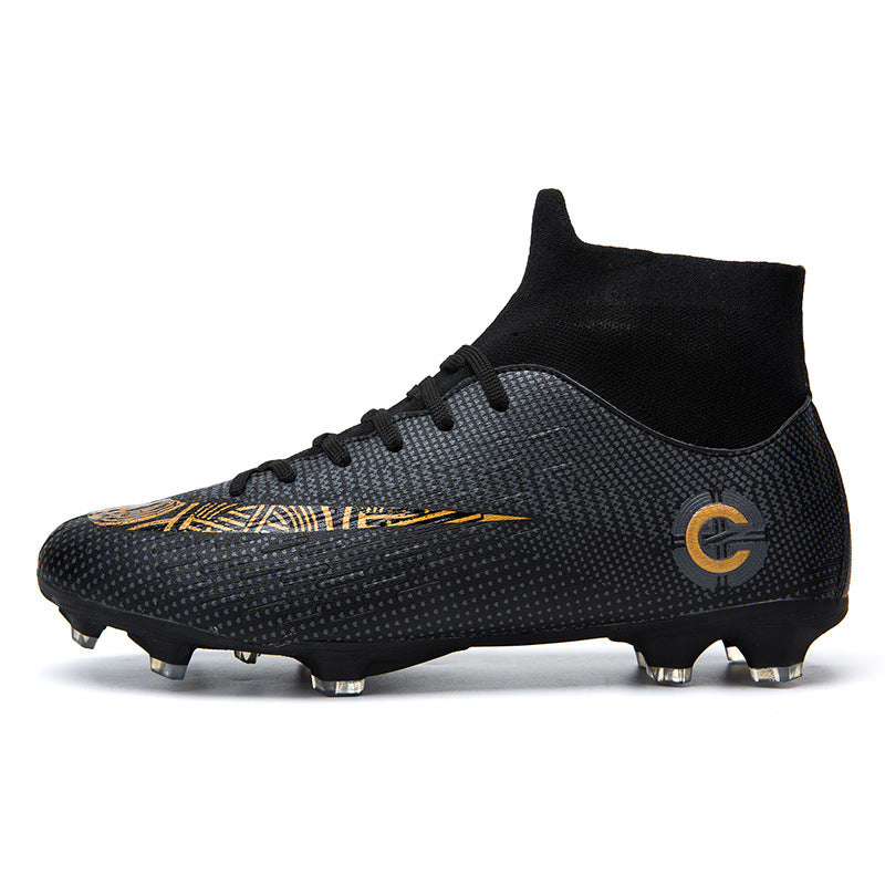 Wearable and breathable men's soccer shoes
