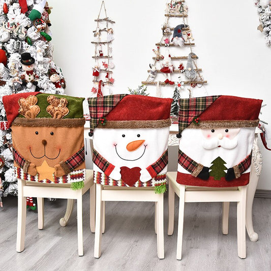 Funda de silla con bordado navideño.