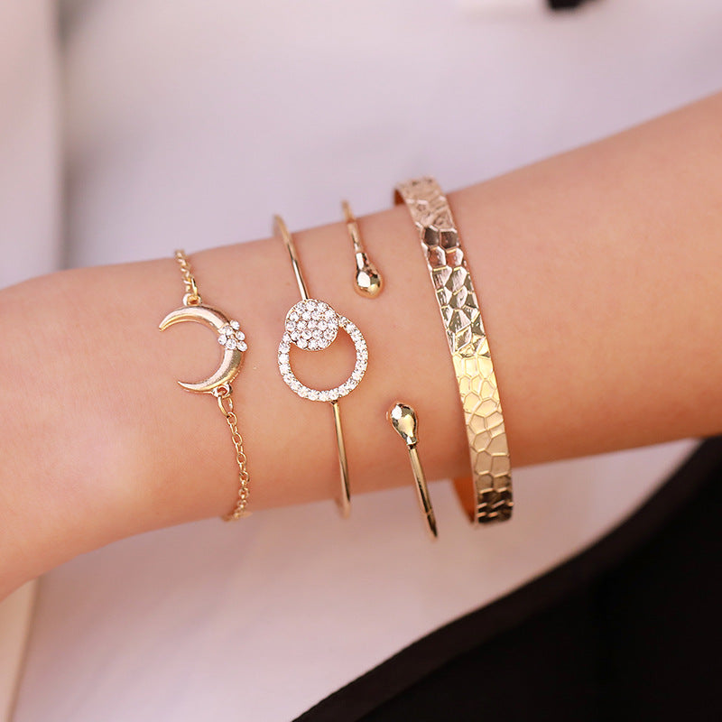 Bracelet quatre pièces à motif de lune pour femme