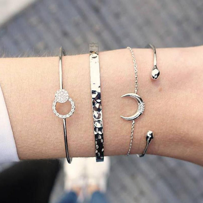 Bracelet quatre pièces à motif de lune pour femme